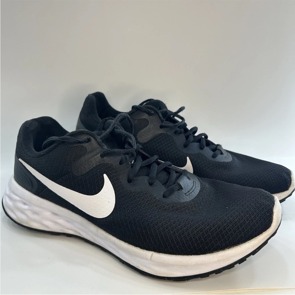 Nike Revolution 6 Next Nature Black Running Shoes Women's
Size 8 W - Picture 1 of 9